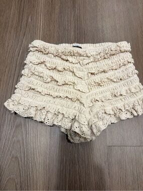 Crochet Ruffle Women’s Shorts in Cream